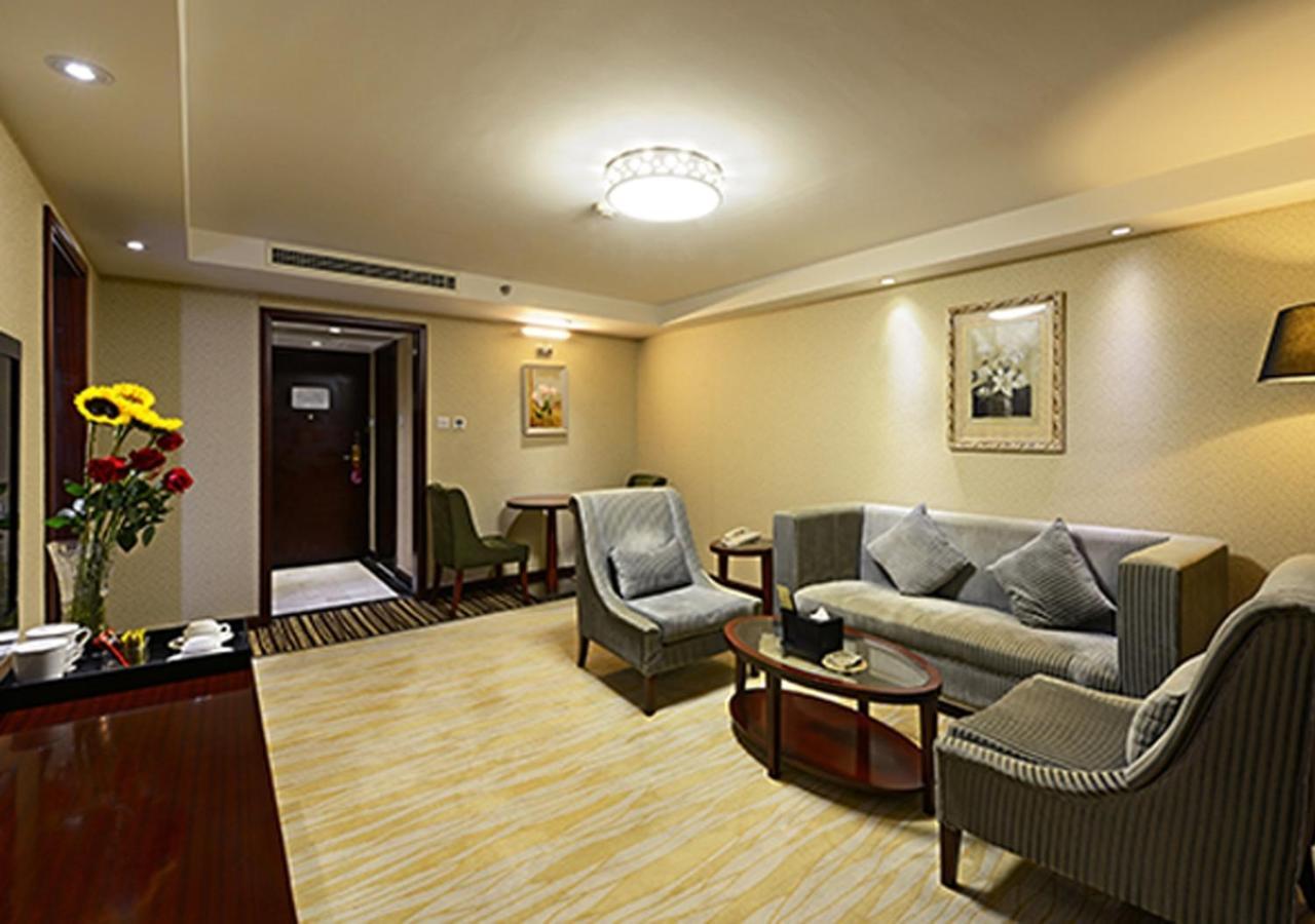 Leeden Hotel Csengtu Kültér fotó